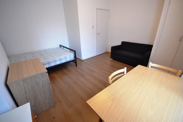 Flat Lancaster Road in Greater London