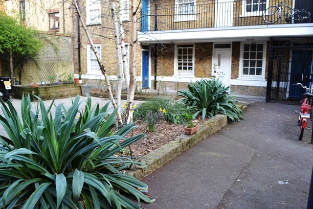 Flat Lancaster Road in Greater London