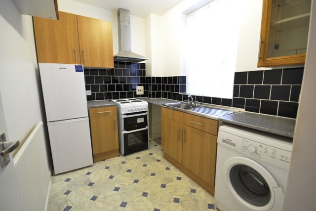 Flat Lancaster Road in Greater London