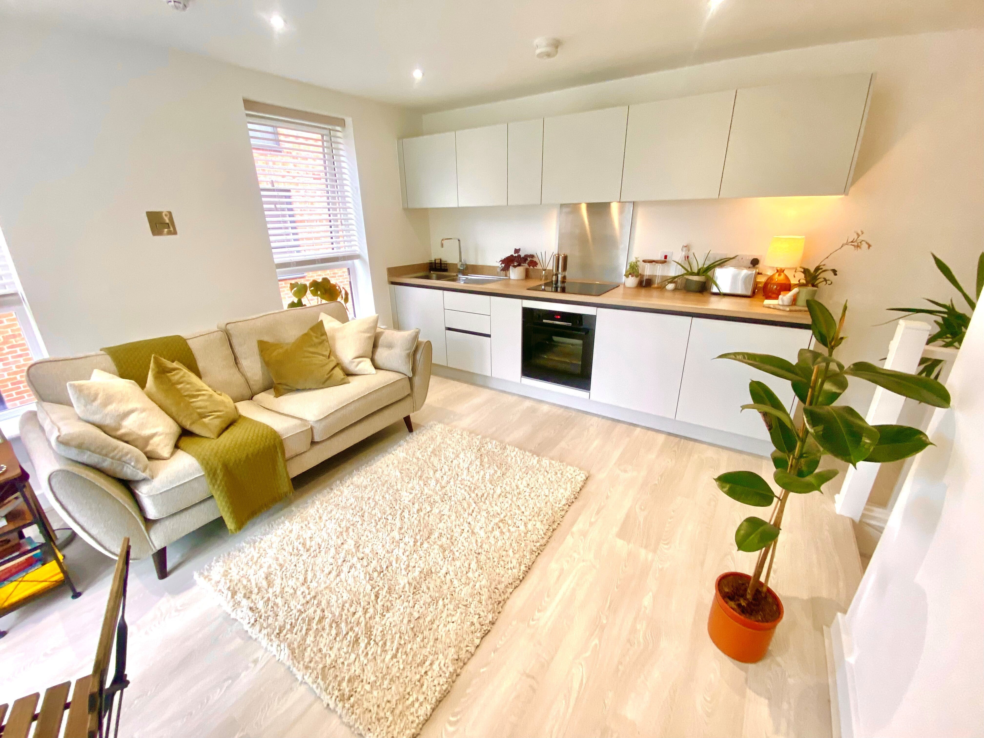 Flat Copper Beech Court in Leeds