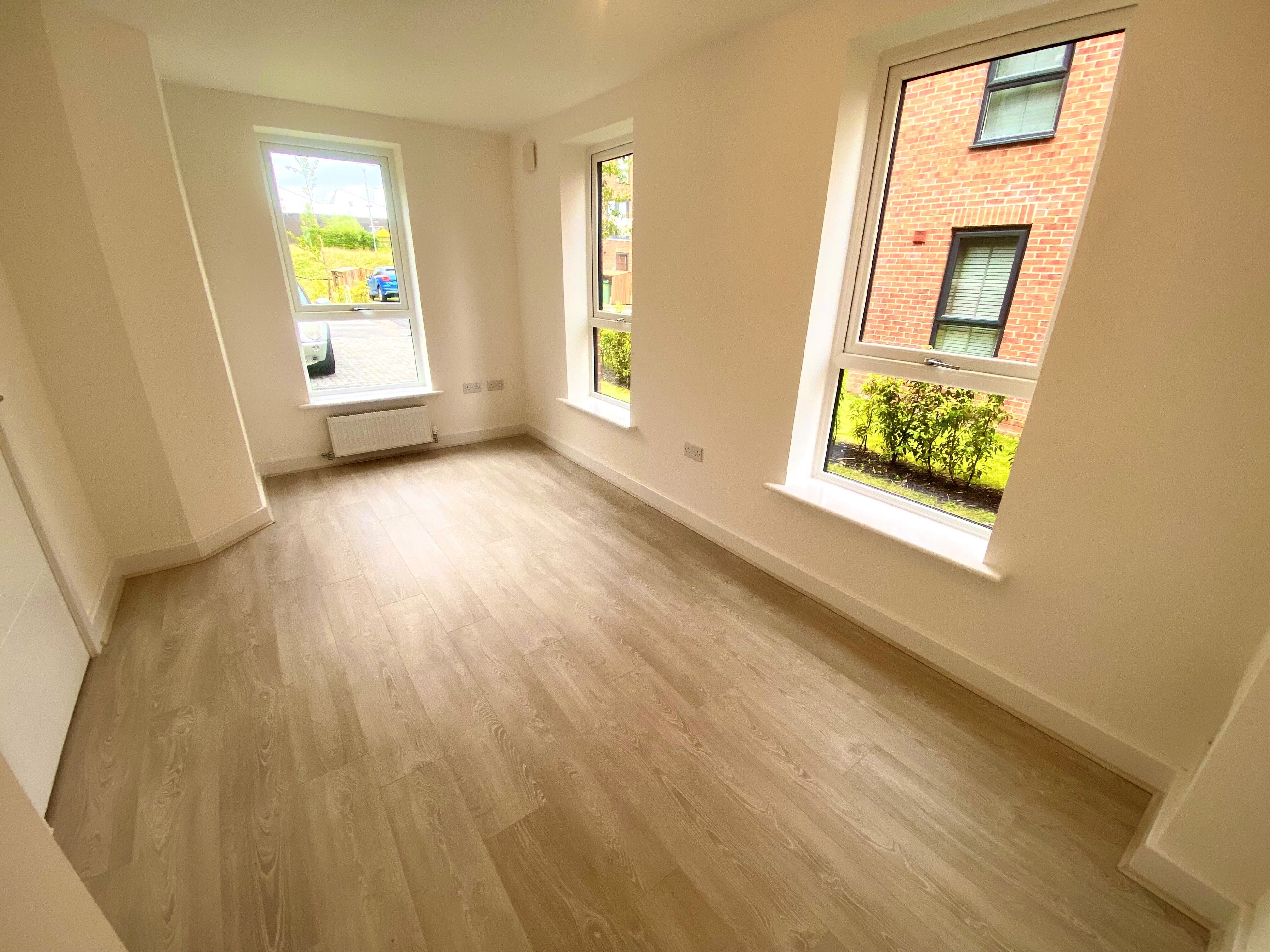 Flat Copper Beech Court in Leeds