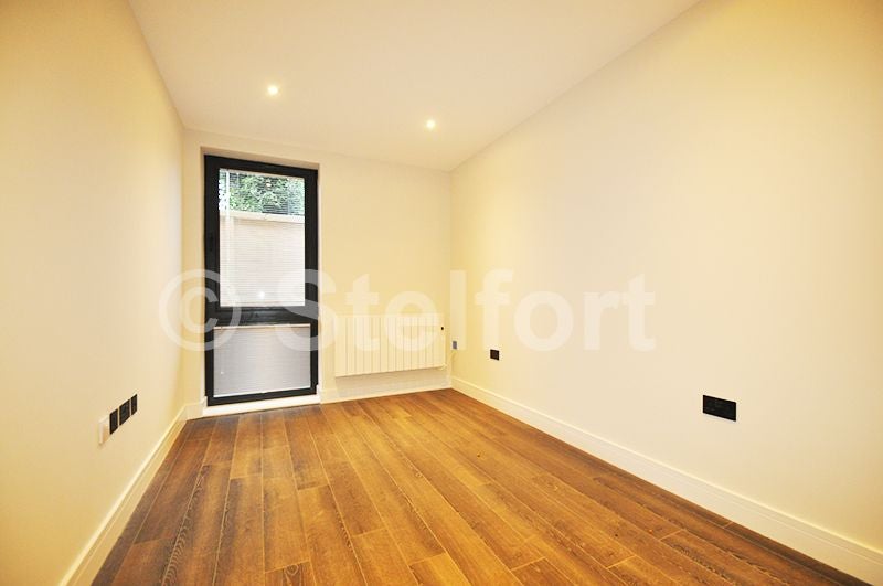 Flat Granville Road in Greater London
