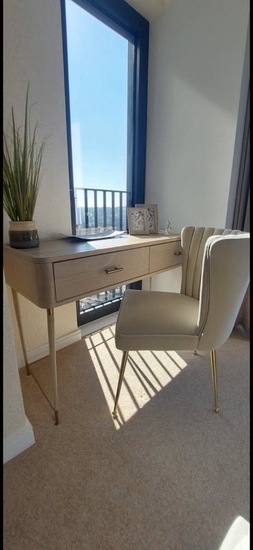Room Woolwich High Street in Greater London