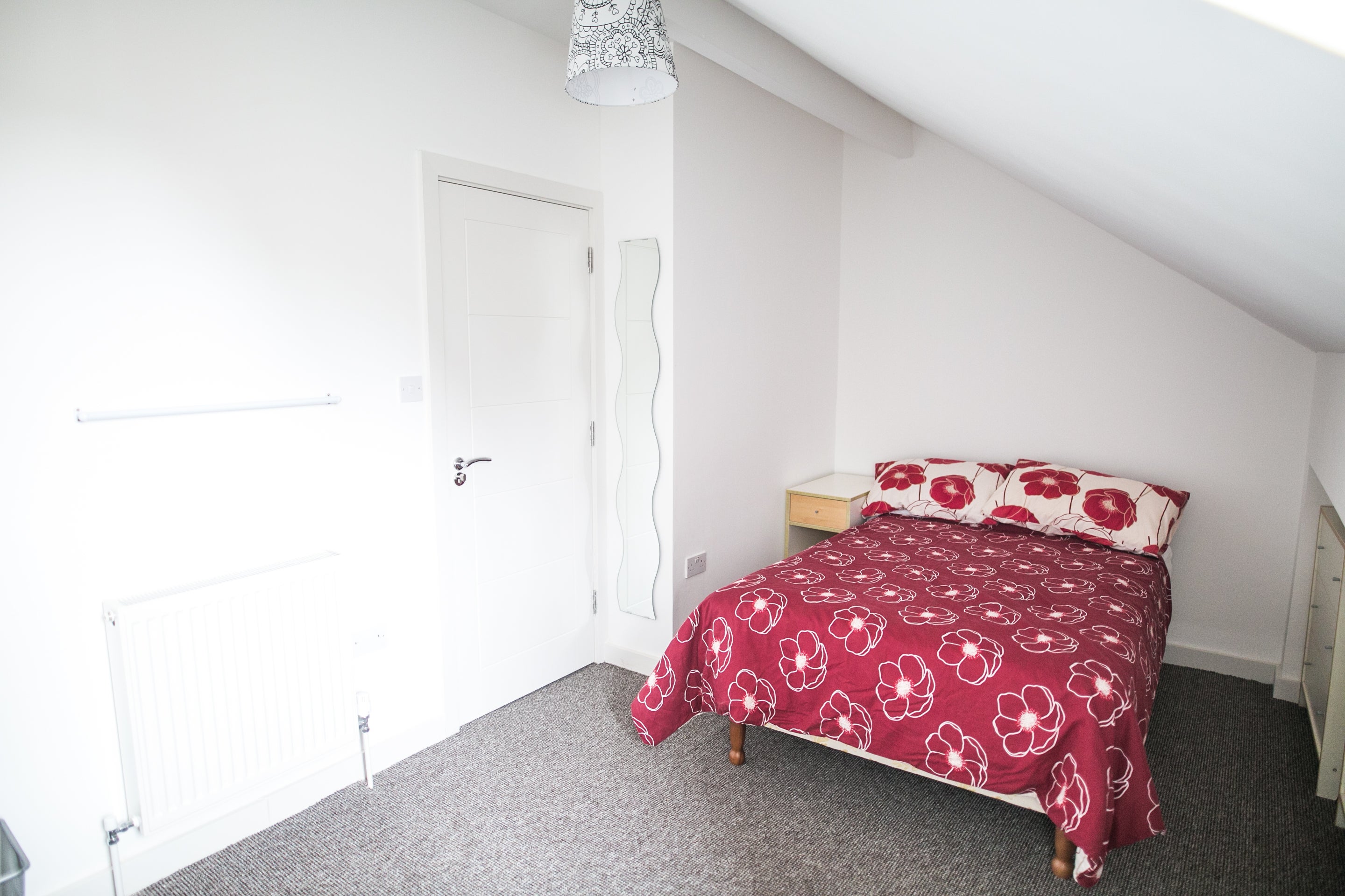 Flat Mostyn Road in Birmingham