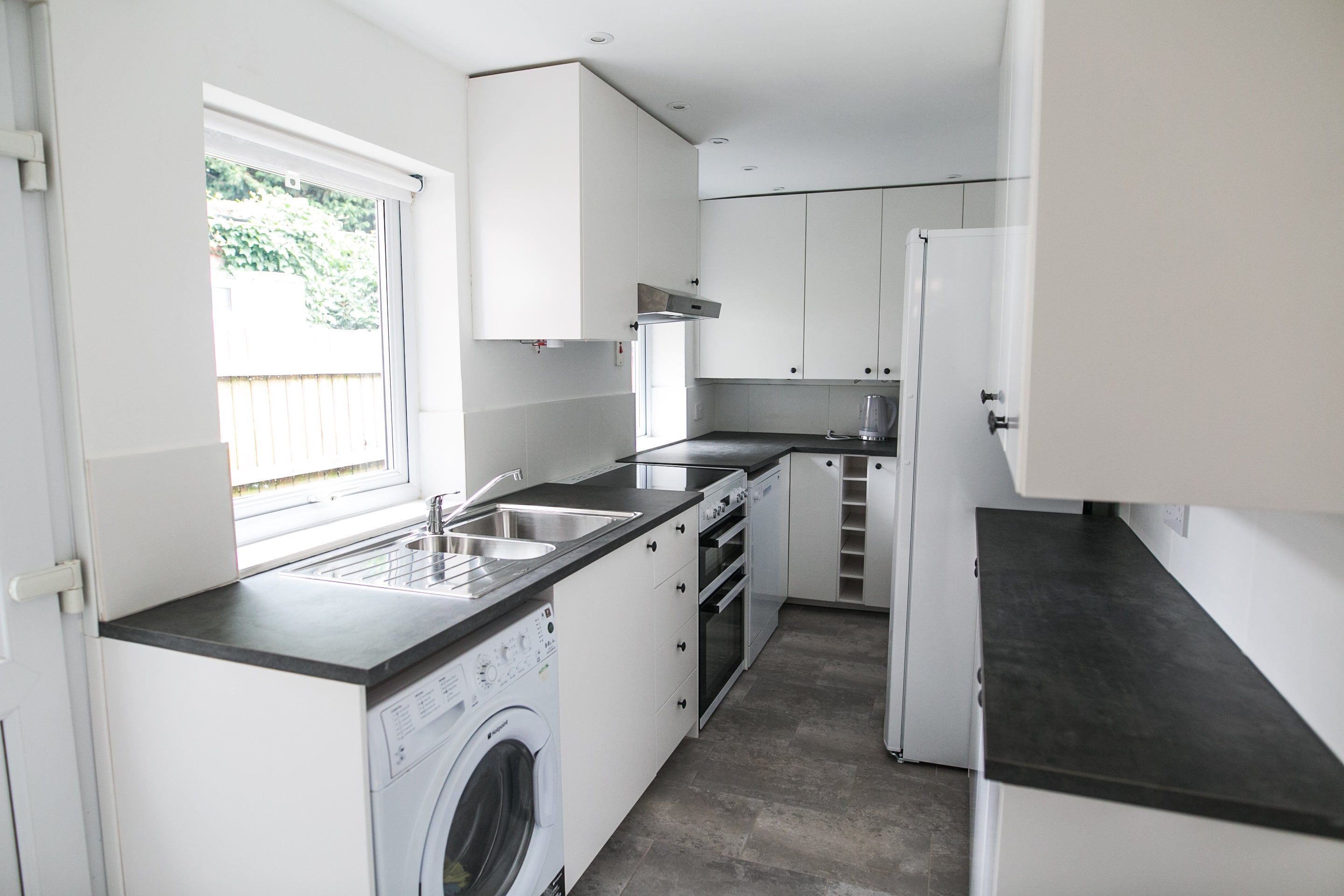 Flat Mostyn Road in Birmingham