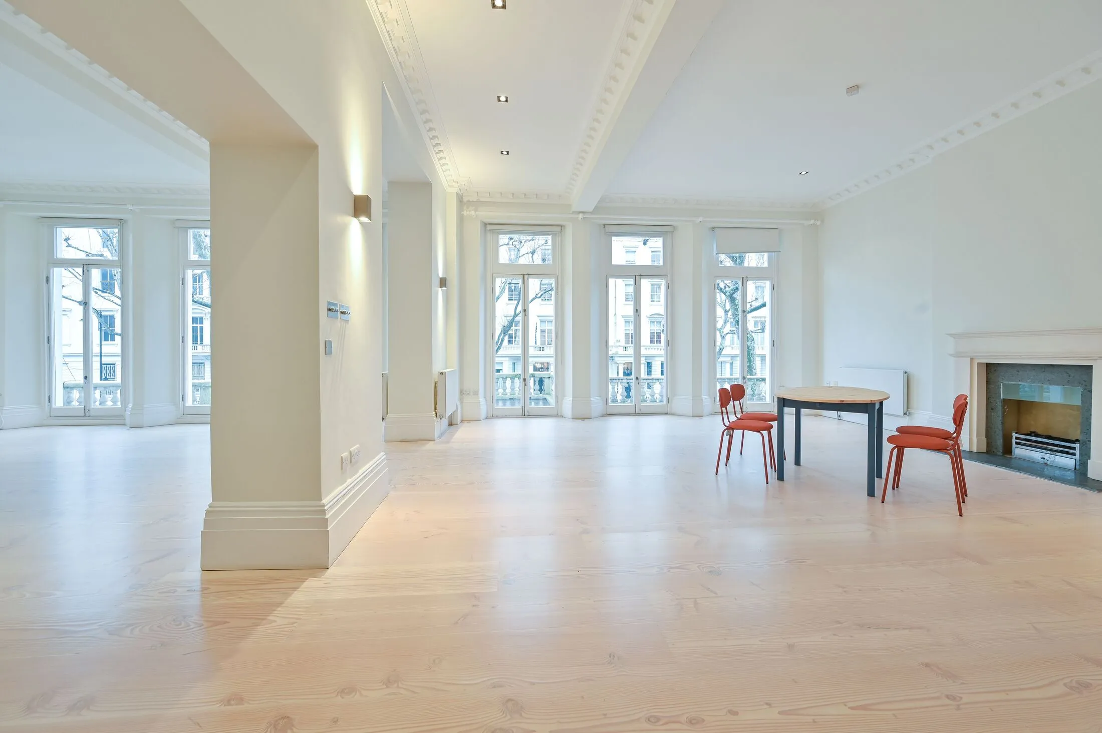 Flat Stanhope Mews East in Greater London