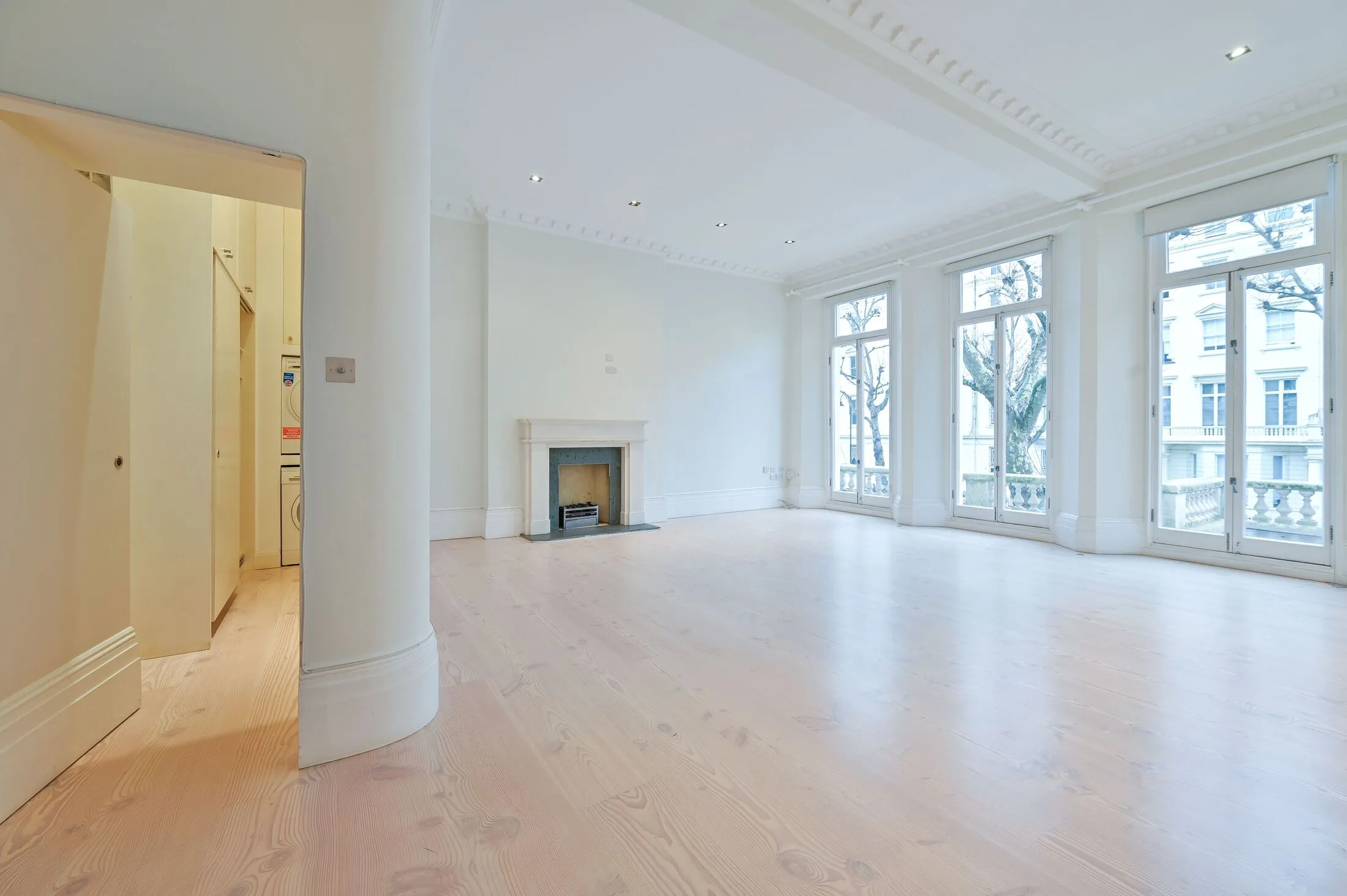 Flat Stanhope Mews East in Greater London