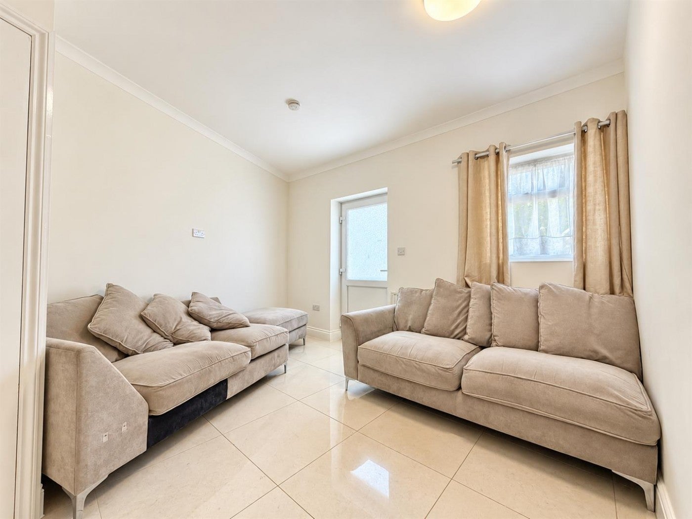House Raynor Close in Greater London