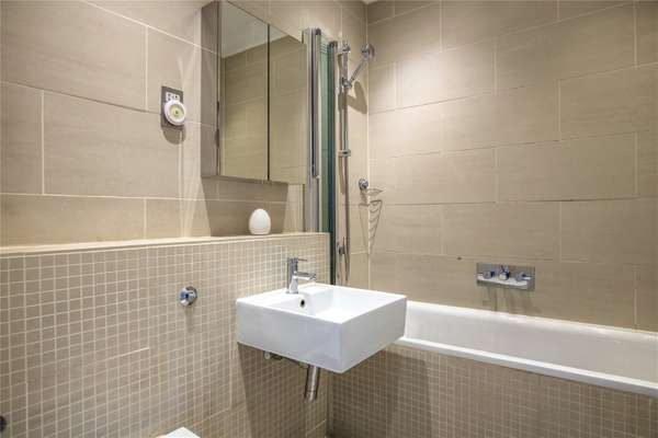 Flat Eburne Road in Greater London