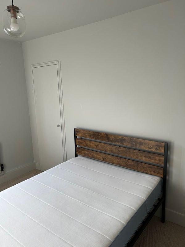 Room Chulsa Road in Greater London