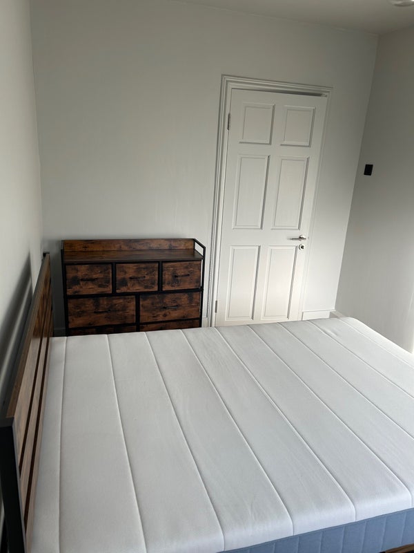 Room Chulsa Road in Greater London