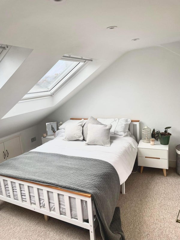 Room Sutton Court Road in Greater London