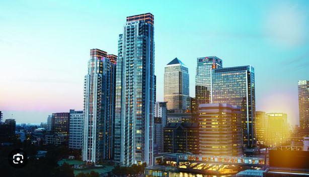 Flat Pan Peninsula Square in Greater London