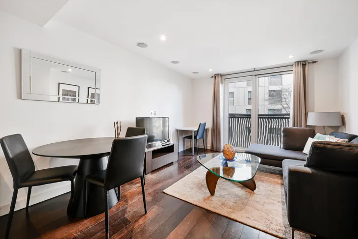 Flat Gatliff Road in City of Westminster