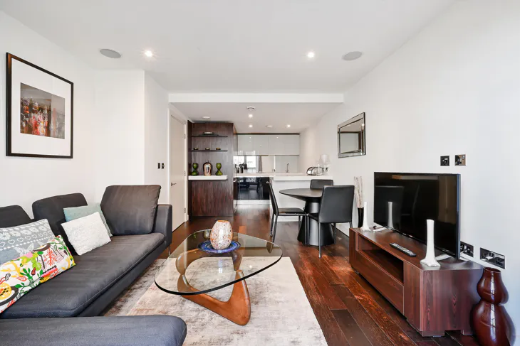 Flat Gatliff Road in City of Westminster
