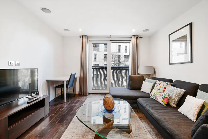 Flat Gatliff Road in City of Westminster