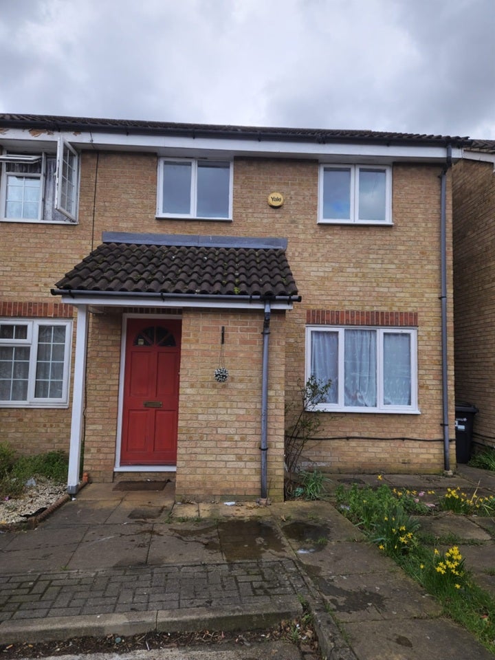 House Fenman Gardens in Greater London