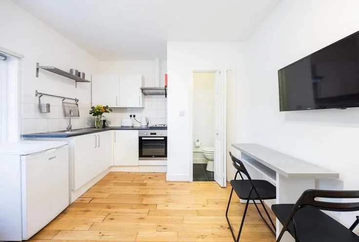 Flat Offord Road in Greater London