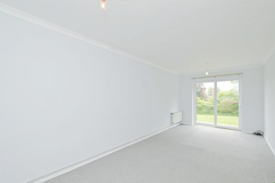 Flat De Bohun Court in Uttlesford