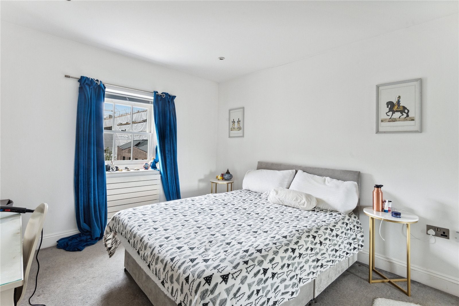 Flat Craven Road in City of Westminster