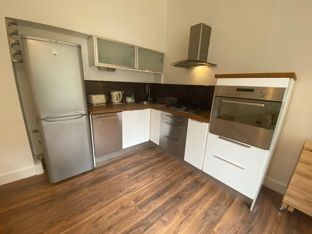 Flat New Mart Road in City of Edinburgh