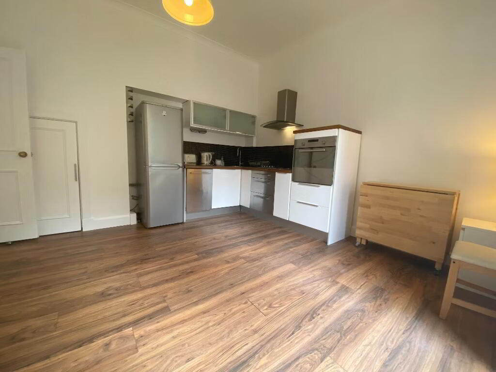 Flat New Mart Road in City of Edinburgh