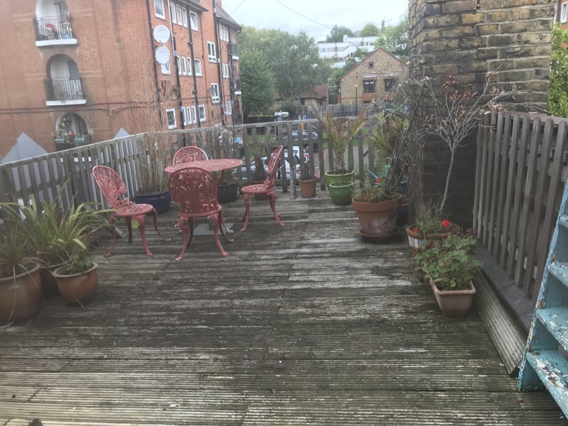 Room Constantine Road in Greater London