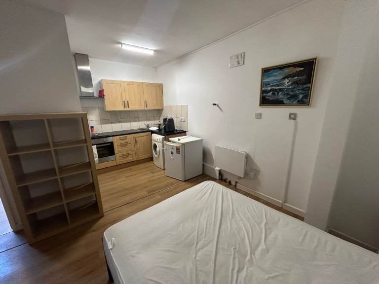 Flat Village Way in Greater London