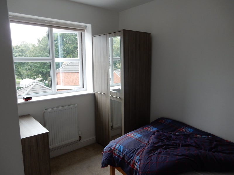 Room Larchfield Close in Royton