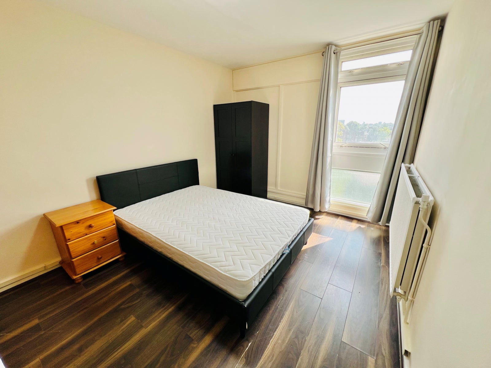 Flat Elgin Avenue in City of Westminster