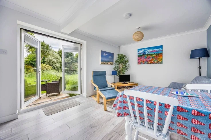 Room Elms Lane in Chichester