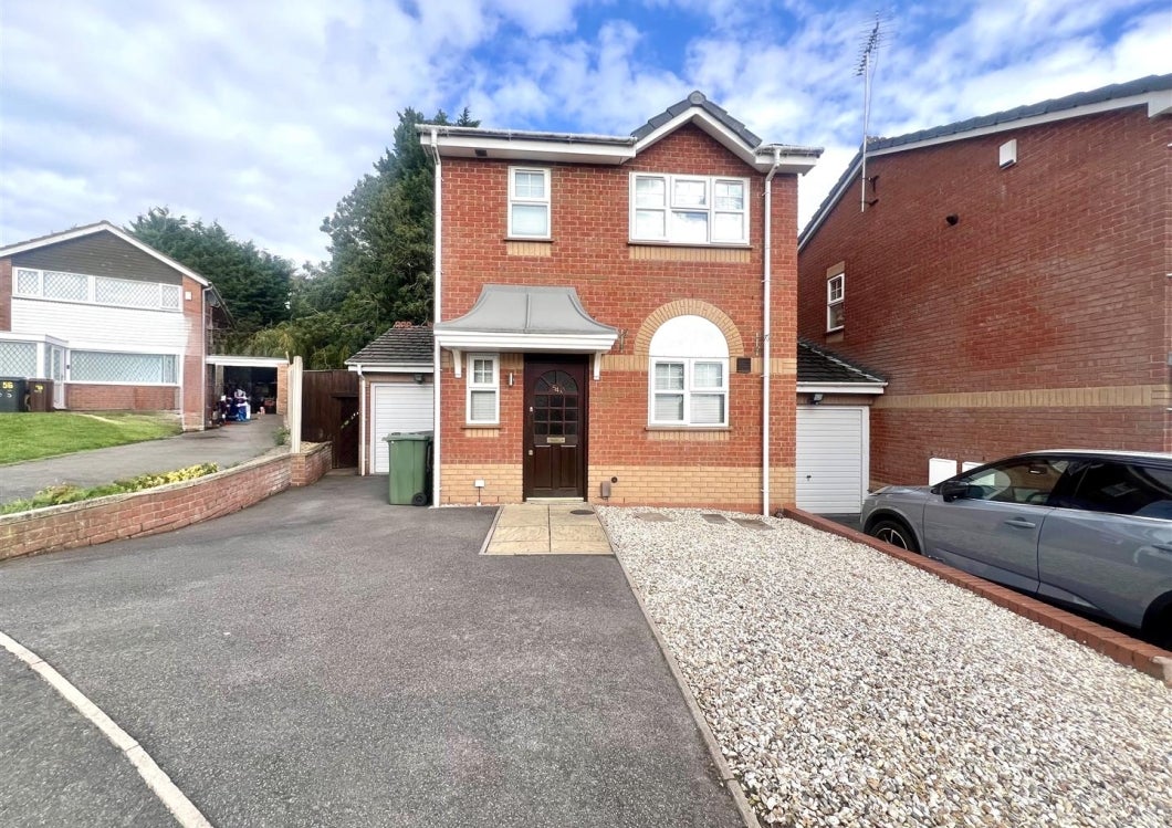 House Cherrington Gardens in Wolverhampton