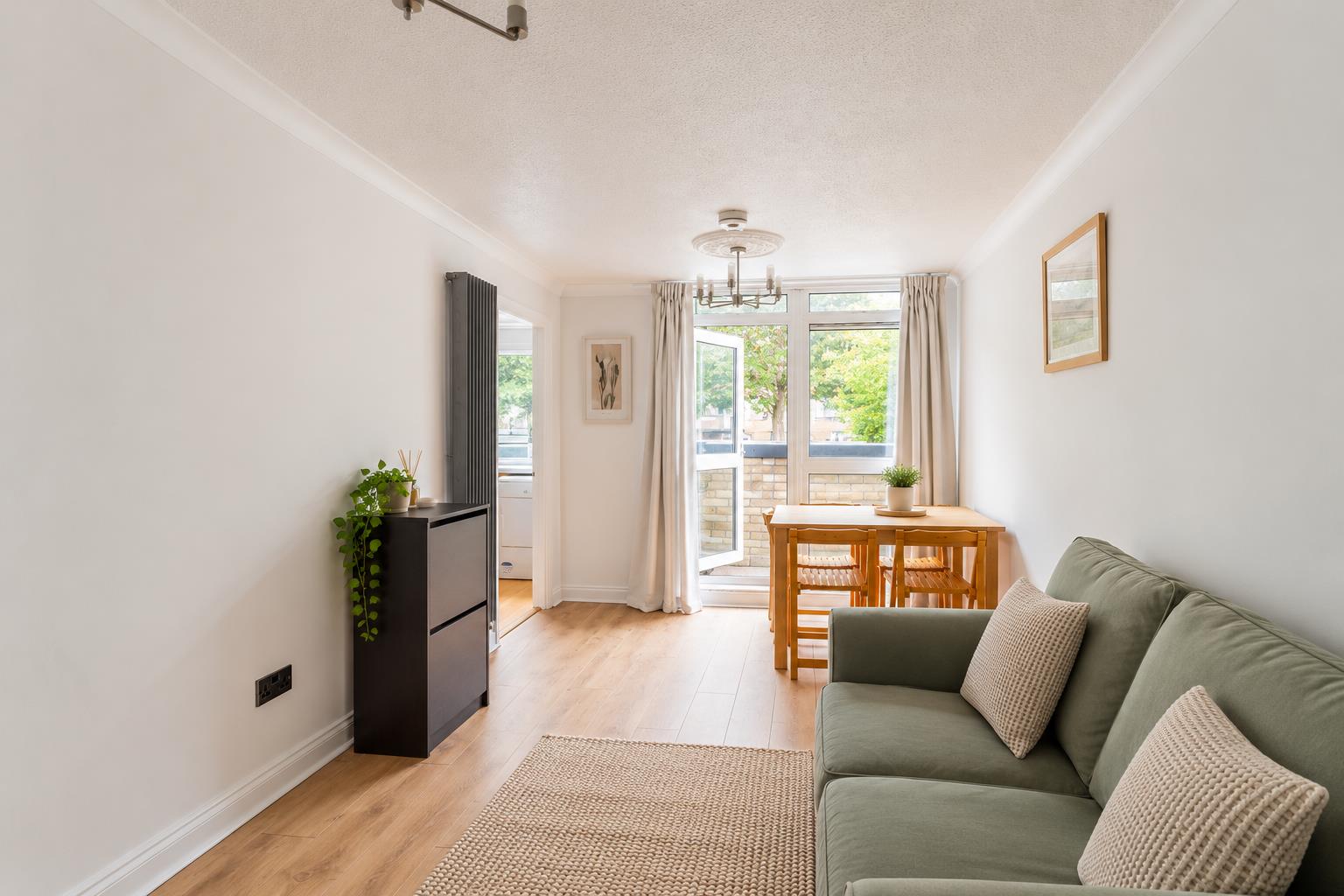Flat Cottingwood Court in Newcastle upon Tyne