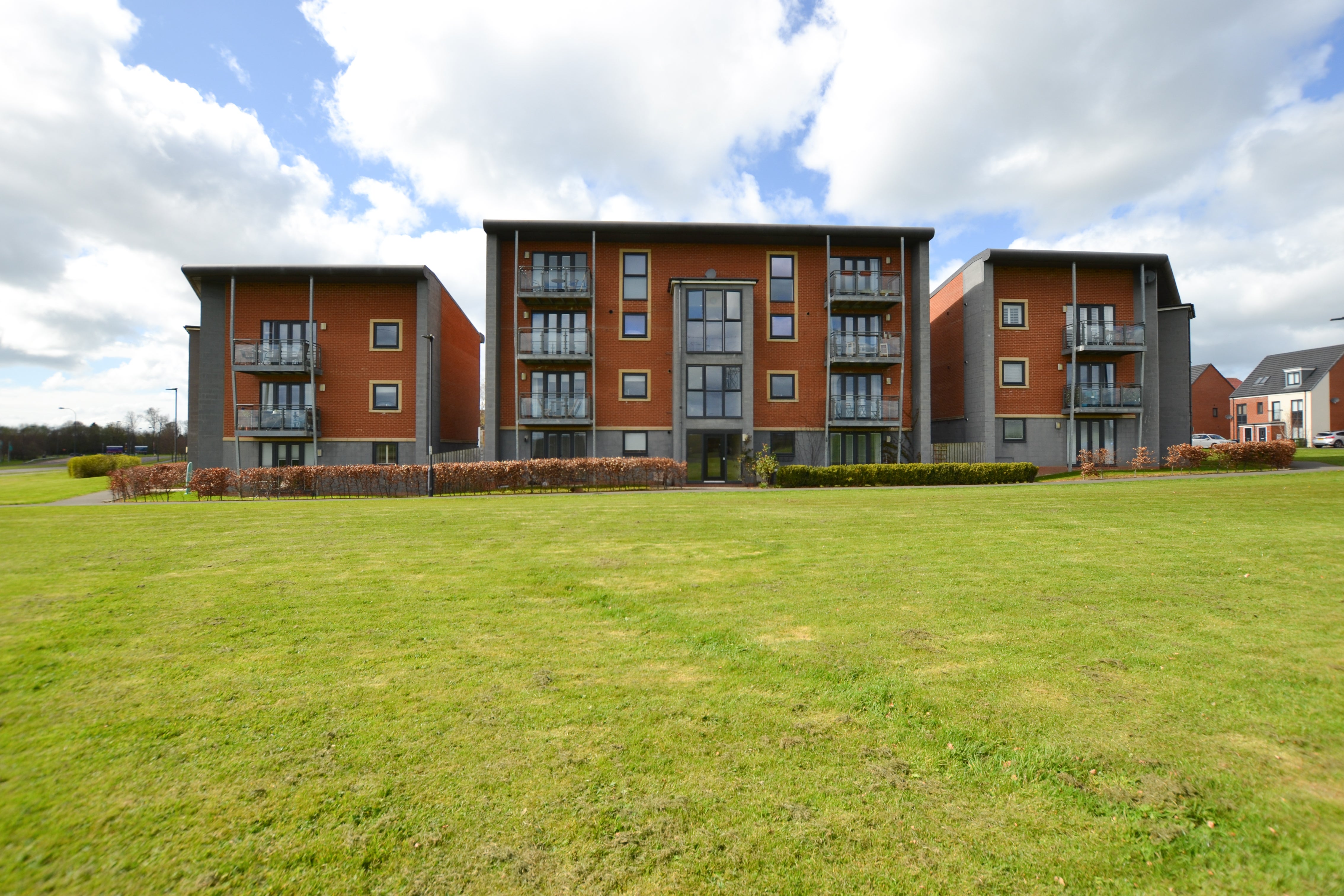Flat Elmwood Park Court in Newcastle upon Tyne