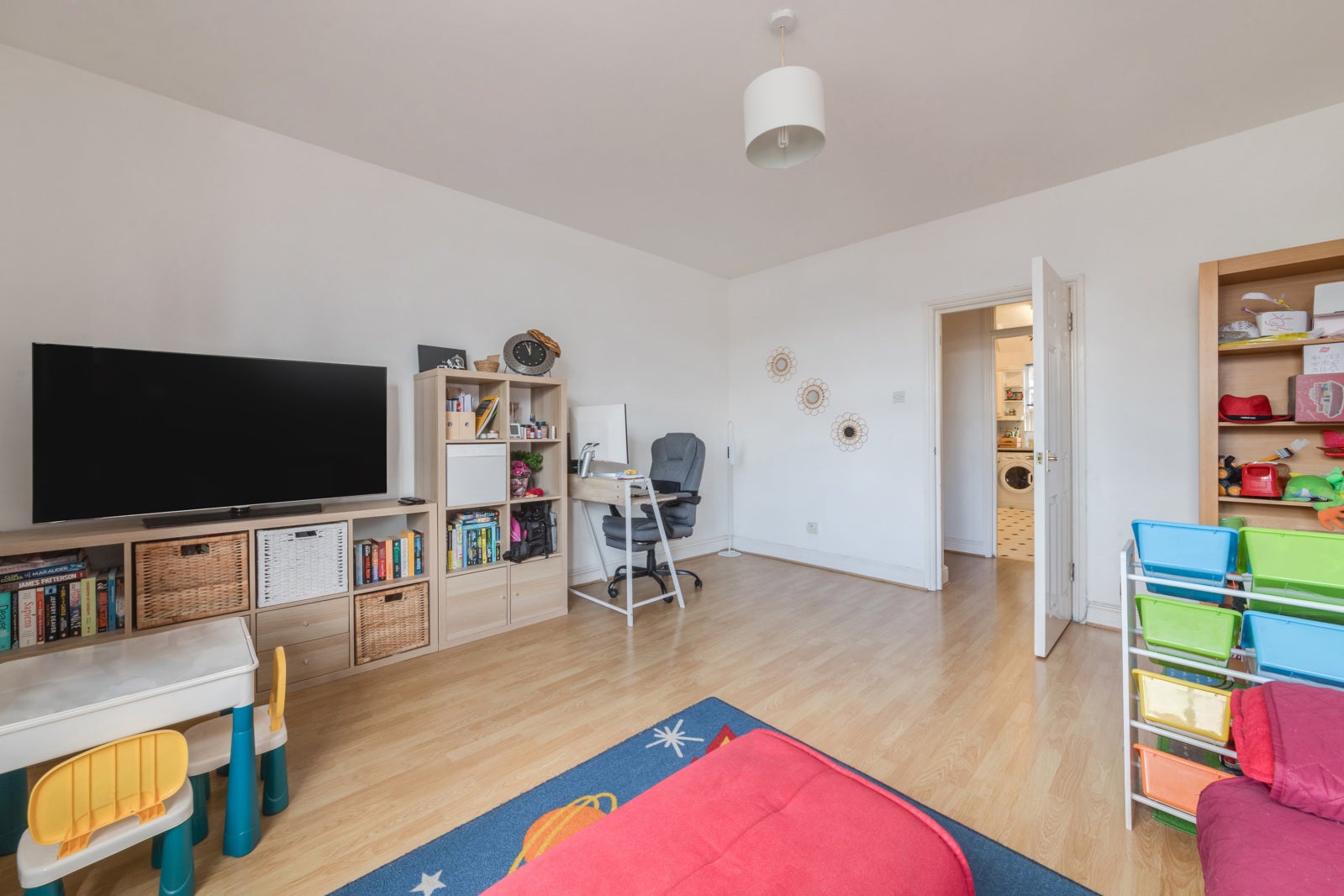 Flat South Worple Way in Greater London