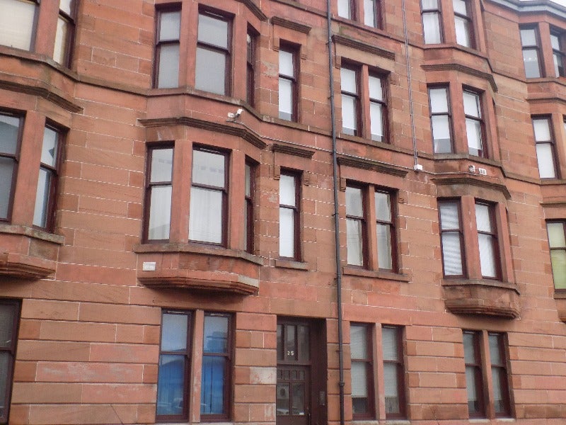 Flat Burghead Place in Glasgow