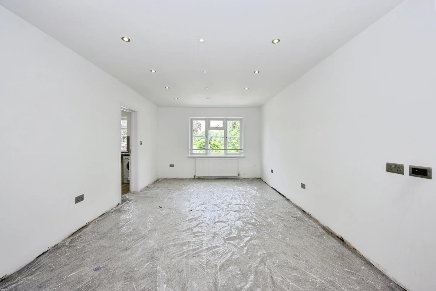 Flat Windmill Lane in Epsom and Ewell