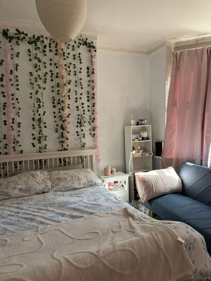 Room Finchley Lane in Greater London