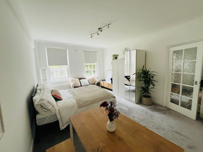 Flat Haverstock Hill in Greater London