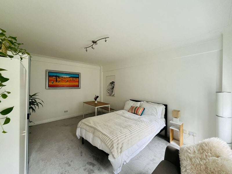 Flat Haverstock Hill in Greater London