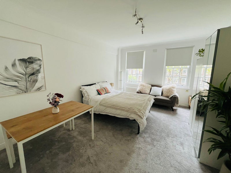 Flat Haverstock Hill in Greater London