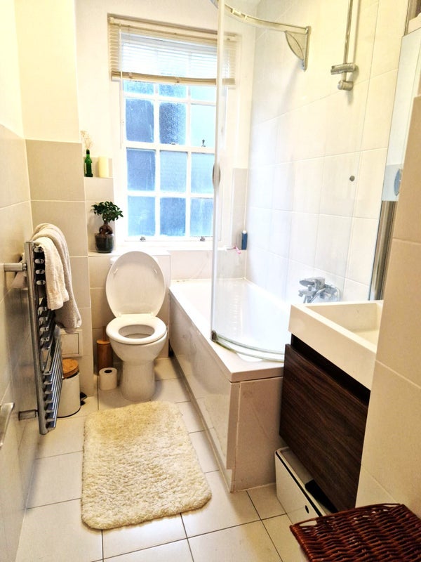 Flat Haverstock Hill in Greater London