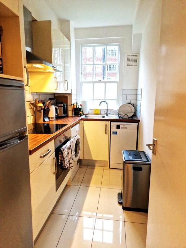 Flat Haverstock Hill in Greater London