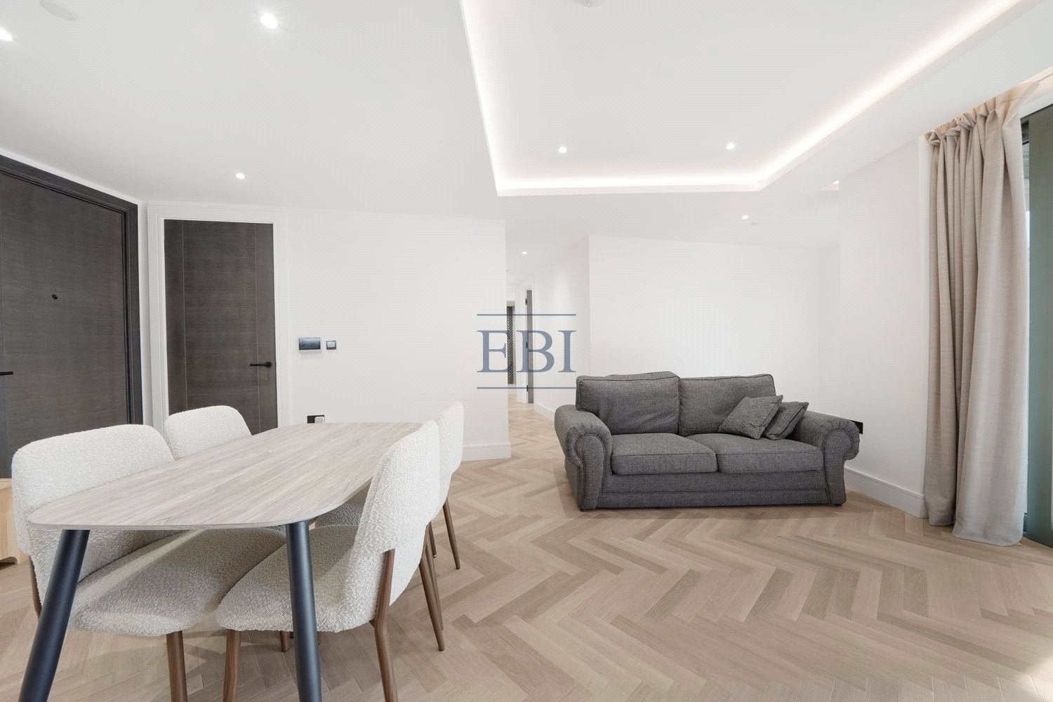 Flat Sawyer Street in Greater London