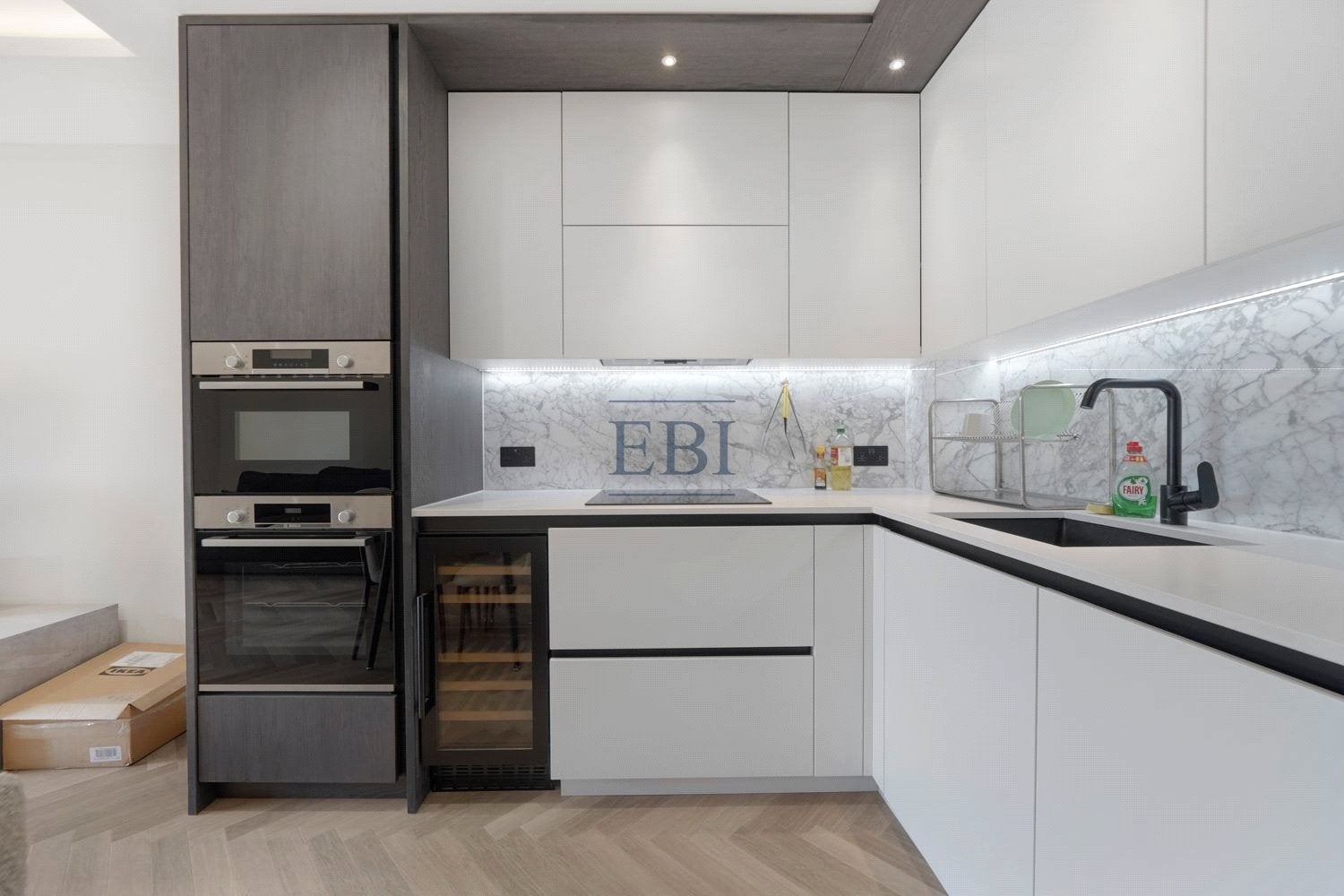 Flat Sawyer Street in Greater London