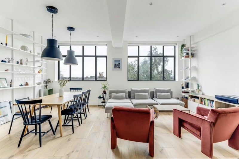 Flat Jedburgh Road in Greater London