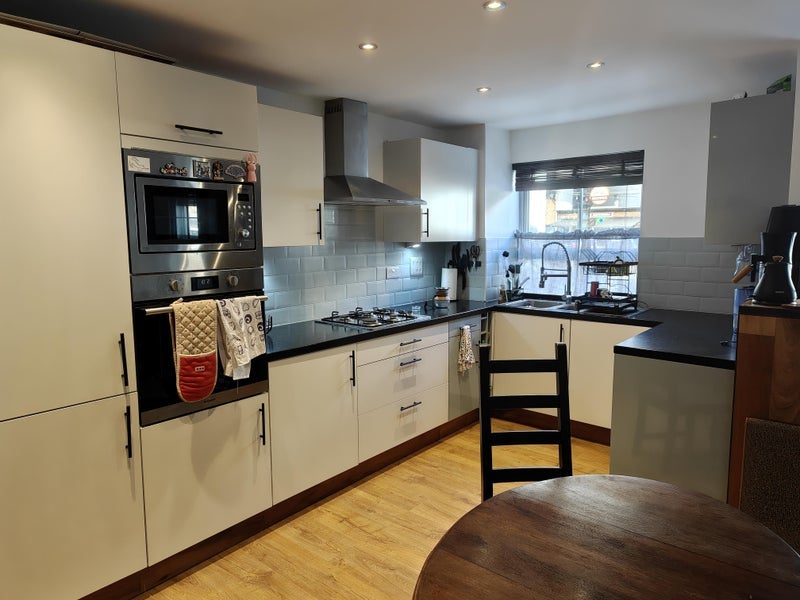 Room Ensign Street in Greater London