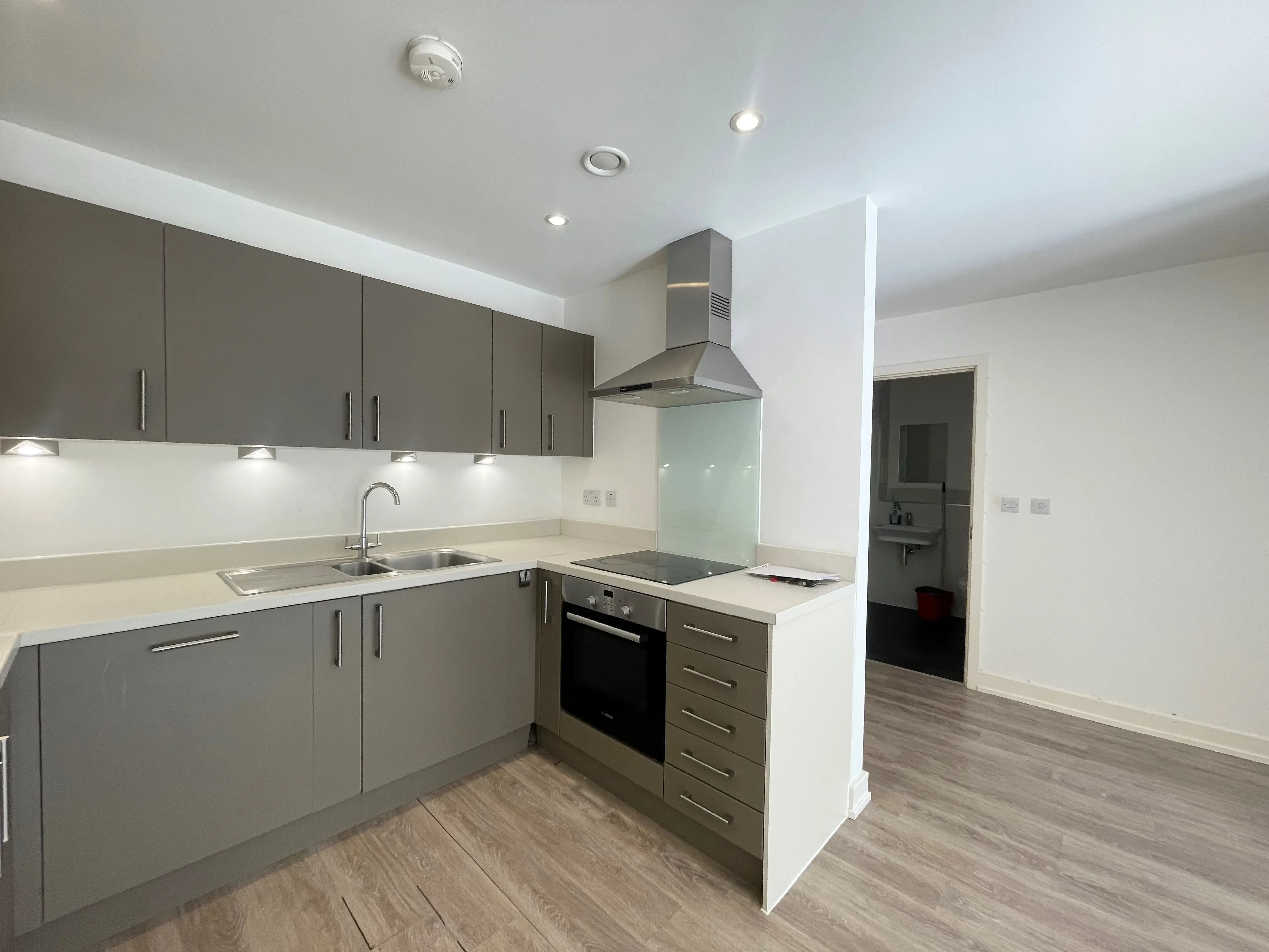 Flat Rookfield Road in Horsham