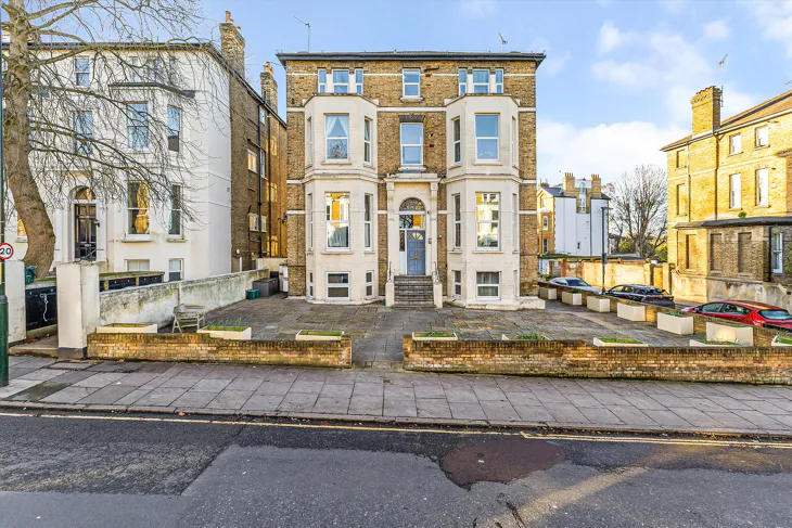 Flat Church Road in Greater London