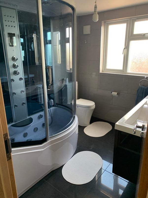 Room Burnham Way in Greater London